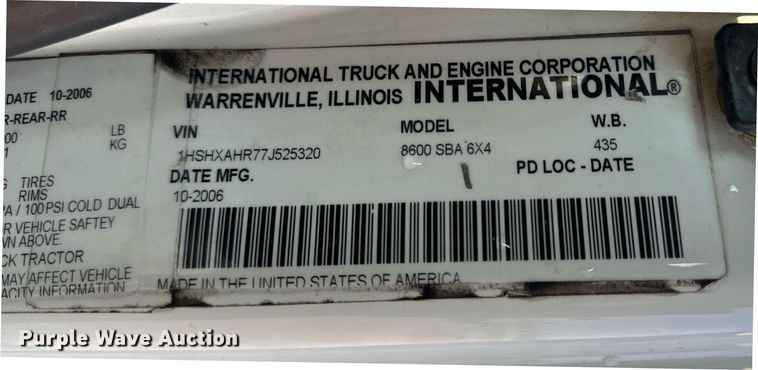 image for item EN4503 2007 International 8600 semi truck