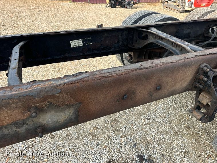 image for item EN4504 2006 International 4400 truck cab and chassis