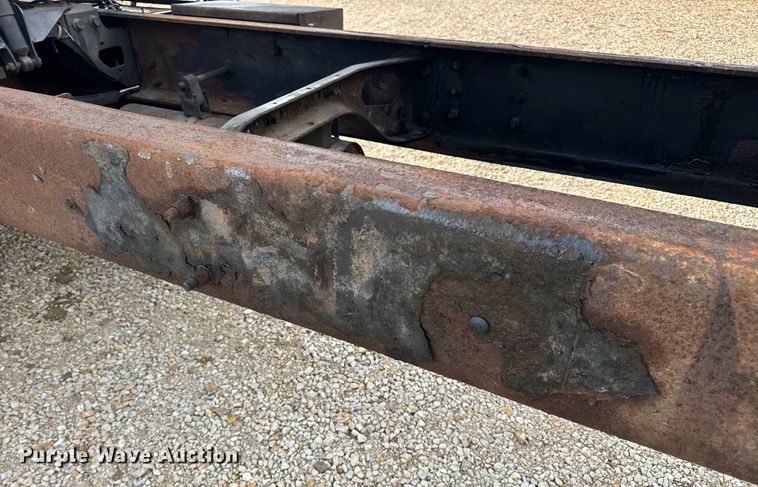 image for item EN4504 2006 International 4400 truck cab and chassis