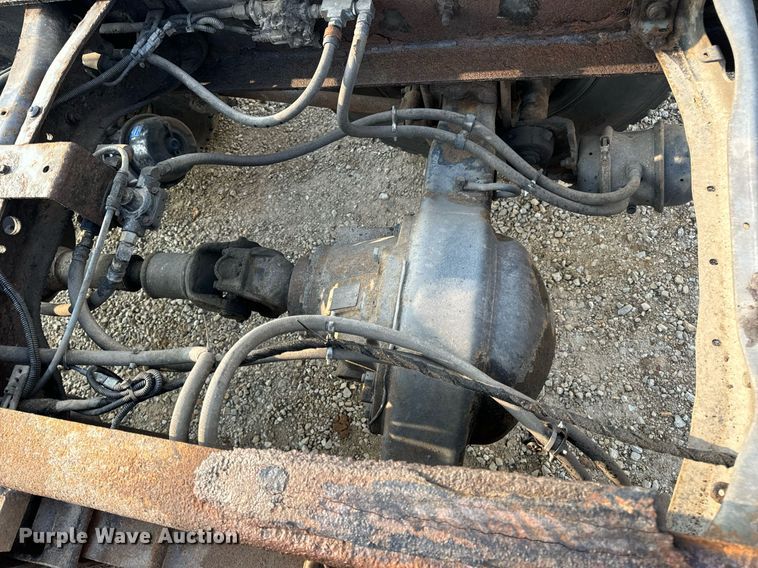 image for item EN4504 2006 International 4400 truck cab and chassis