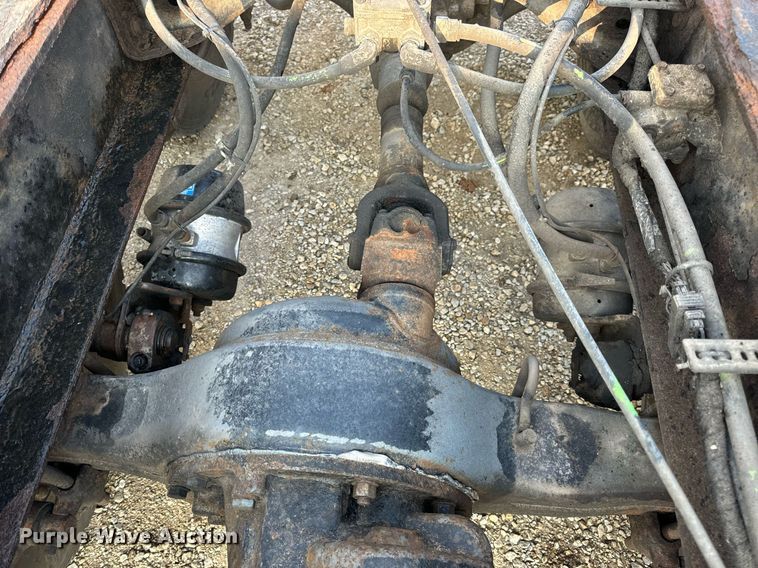 image for item EN4504 2006 International 4400 truck cab and chassis