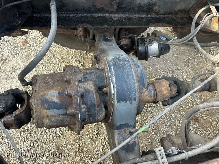 image for item EN4504 2006 International 4400 truck cab and chassis