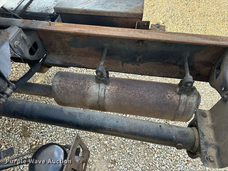 image for item EN4504 2006 International 4400 truck cab and chassis