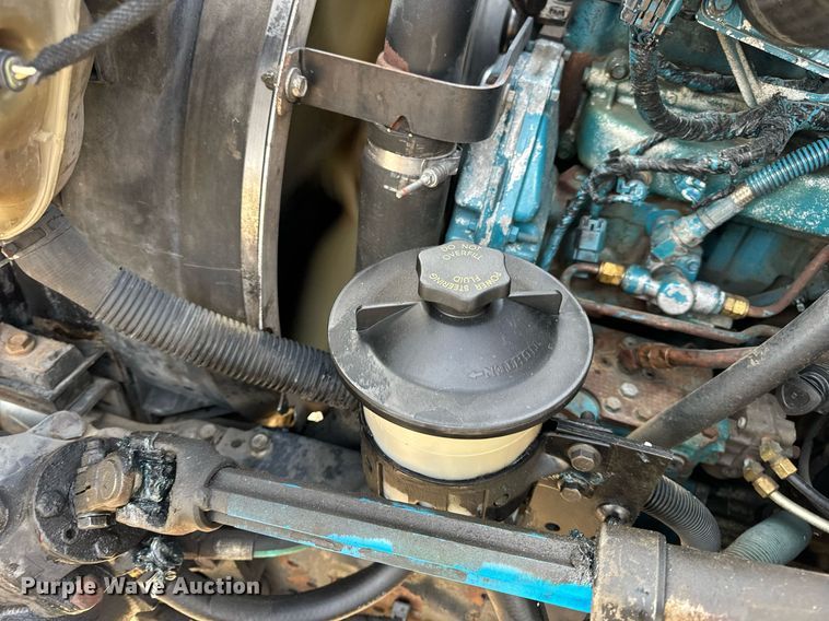 image for item EN4504 2006 International 4400 truck cab and chassis