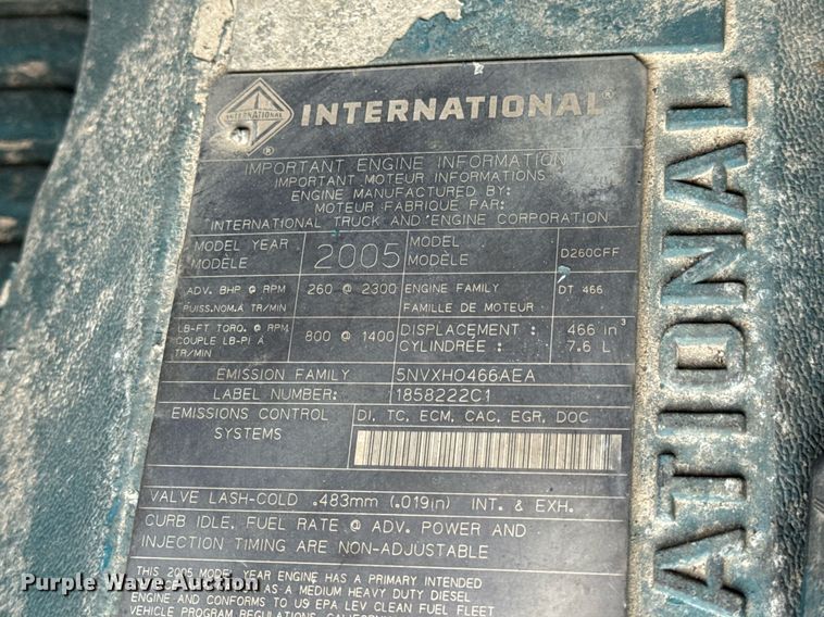 image for item EN4504 2006 International 4400 truck cab and chassis