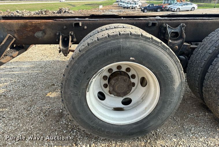 image for item EN4504 2006 International 4400 truck cab and chassis