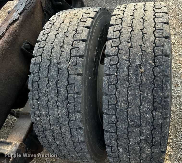 image for item EN4504 2006 International 4400 truck cab and chassis