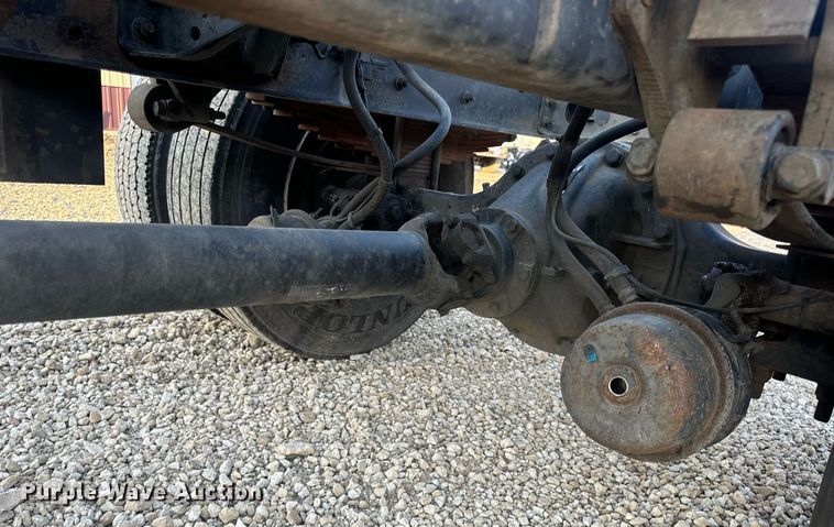 image for item EN5201 2010 International DuraStar 4300 truck cab and chassis