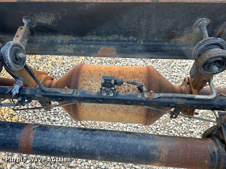 image for item EN5201 2010 International DuraStar 4300 truck cab and chassis