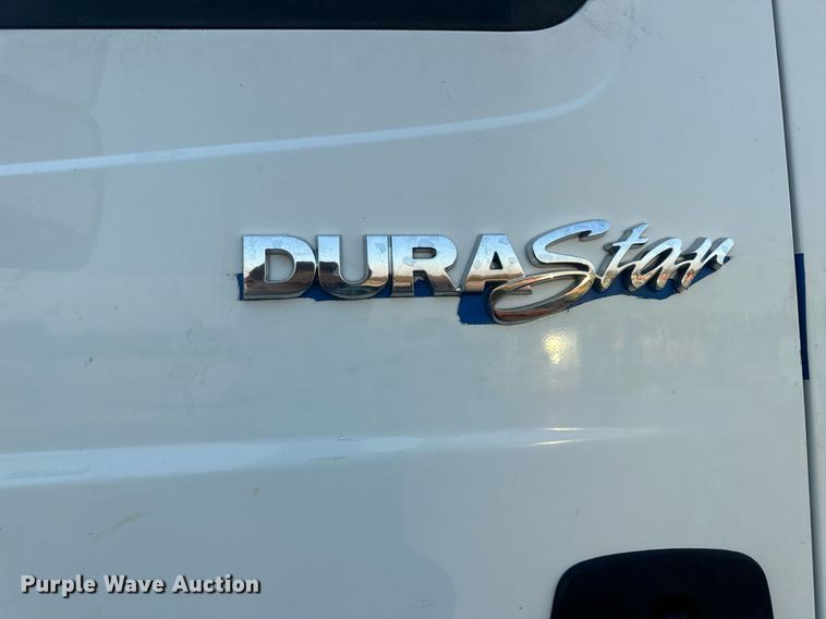 image for item EN5201 2010 International DuraStar 4300 truck cab and chassis
