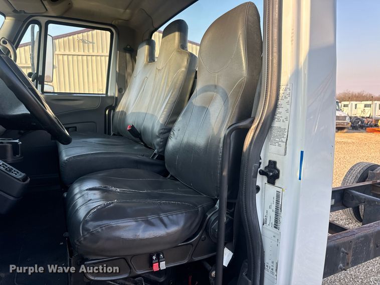image for item EN5201 2010 International DuraStar 4300 truck cab and chassis
