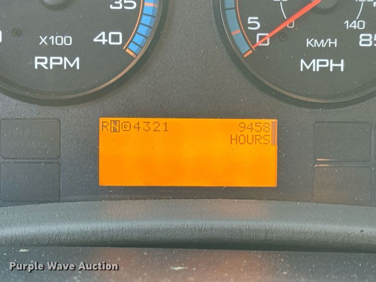 image for item EN5201 2010 International DuraStar 4300 truck cab and chassis