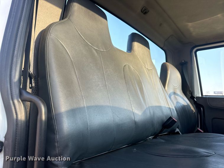 image for item EN5201 2010 International DuraStar 4300 truck cab and chassis