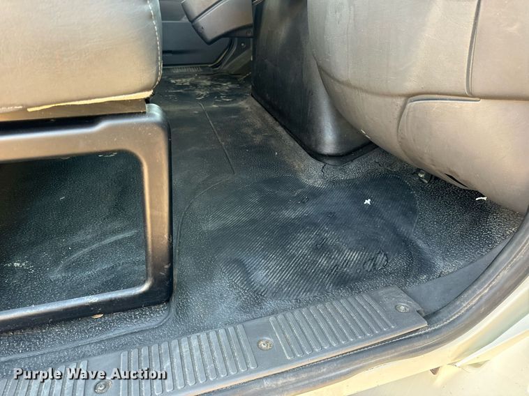 image for item EN5201 2010 International DuraStar 4300 truck cab and chassis