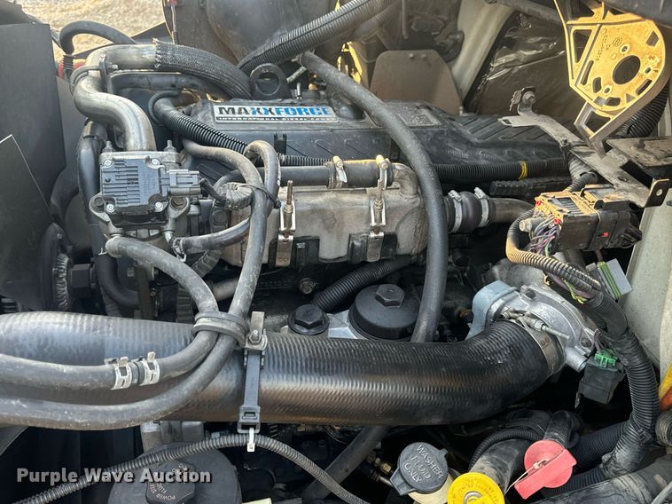 image for item EN5201 2010 International DuraStar 4300 truck cab and chassis