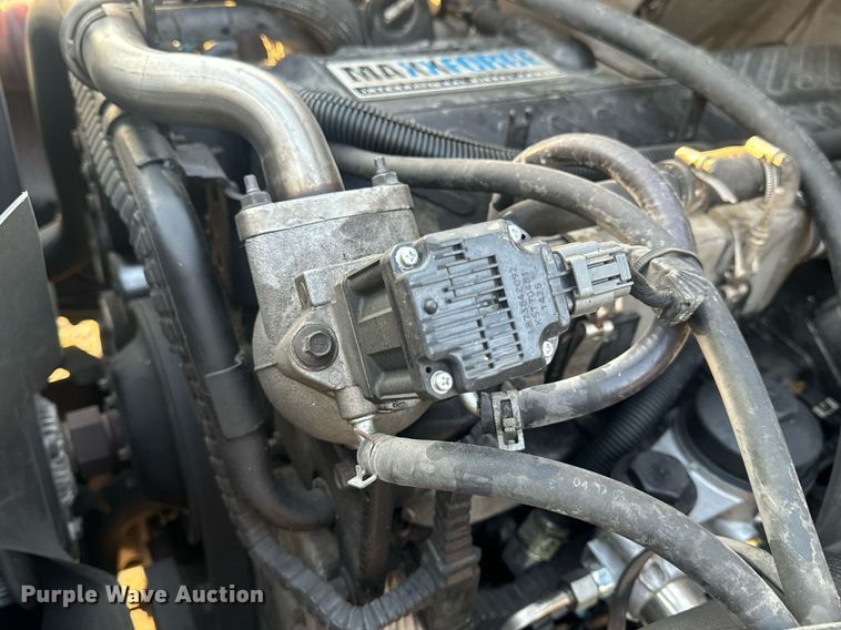 image for item EN5201 2010 International DuraStar 4300 truck cab and chassis