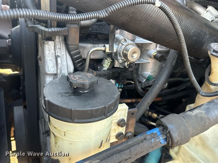 image for item EN5201 2010 International DuraStar 4300 truck cab and chassis