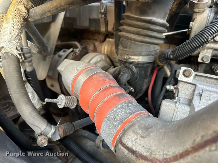 image for item EN5201 2010 International DuraStar 4300 truck cab and chassis