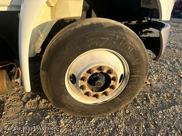 image for item EN5201 2010 International DuraStar 4300 truck cab and chassis