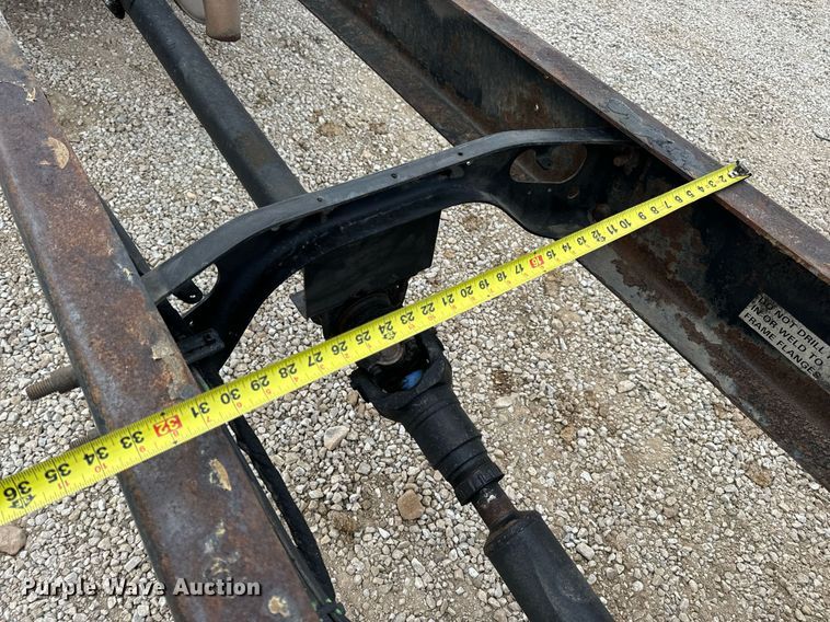 image for item EN5215 2006 International 4300 truck cab and chassis