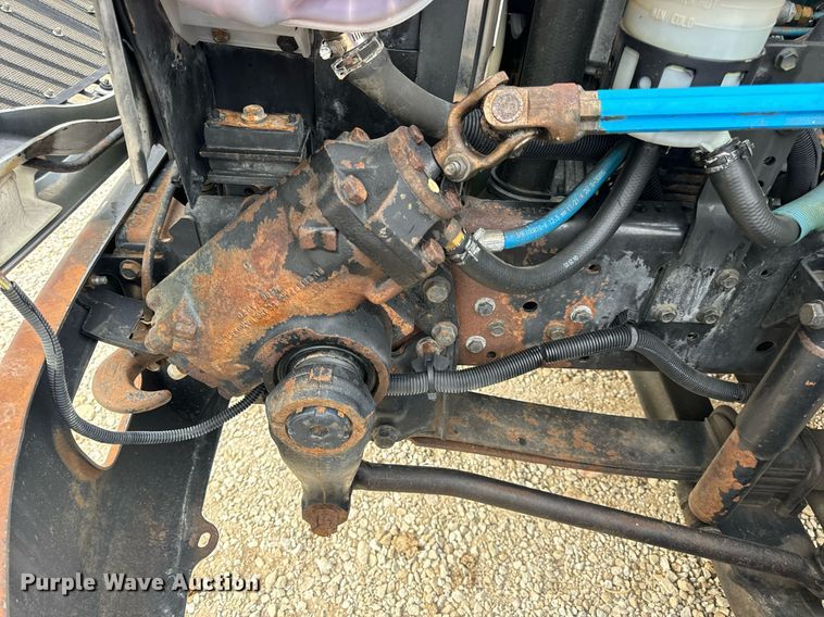 image for item EN5215 2006 International 4300 truck cab and chassis