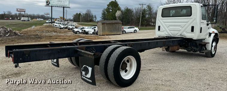 image for item EN5222 2007 International 4300 truck cab and chassis