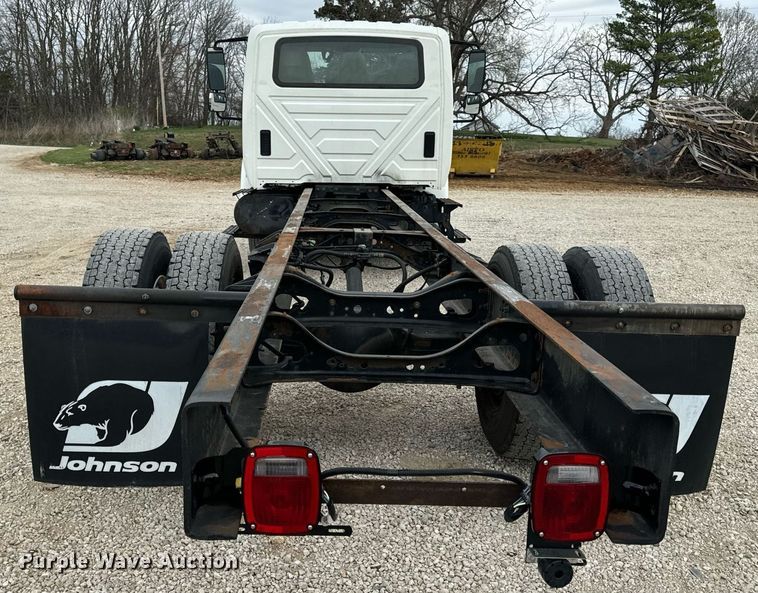 image for item EN5222 2007 International 4300 truck cab and chassis