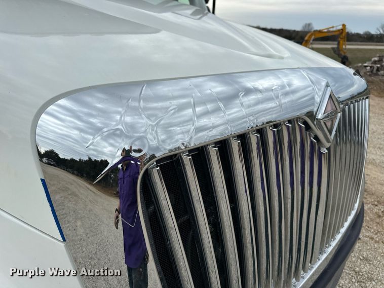 image for item EN5222 2007 International 4300 truck cab and chassis