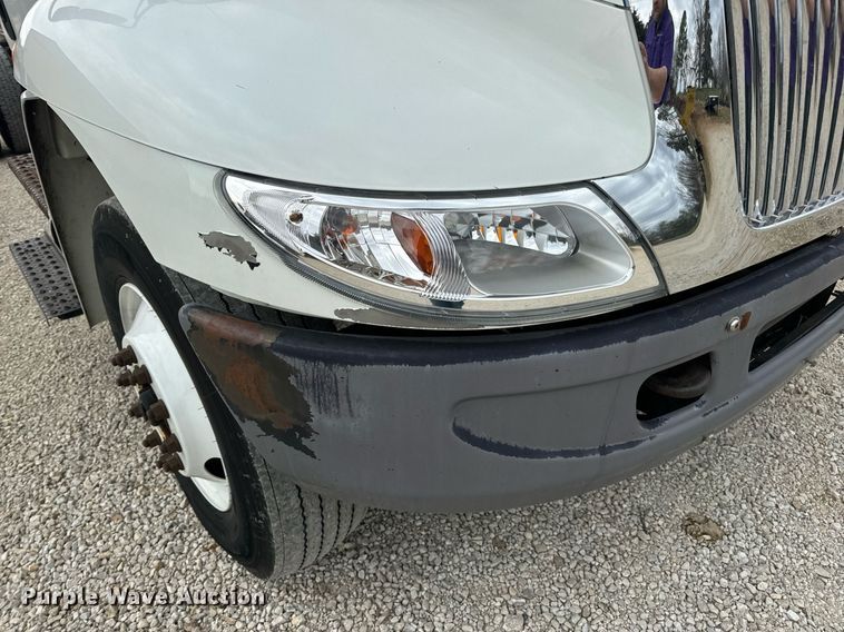 image for item EN5222 2007 International 4300 truck cab and chassis