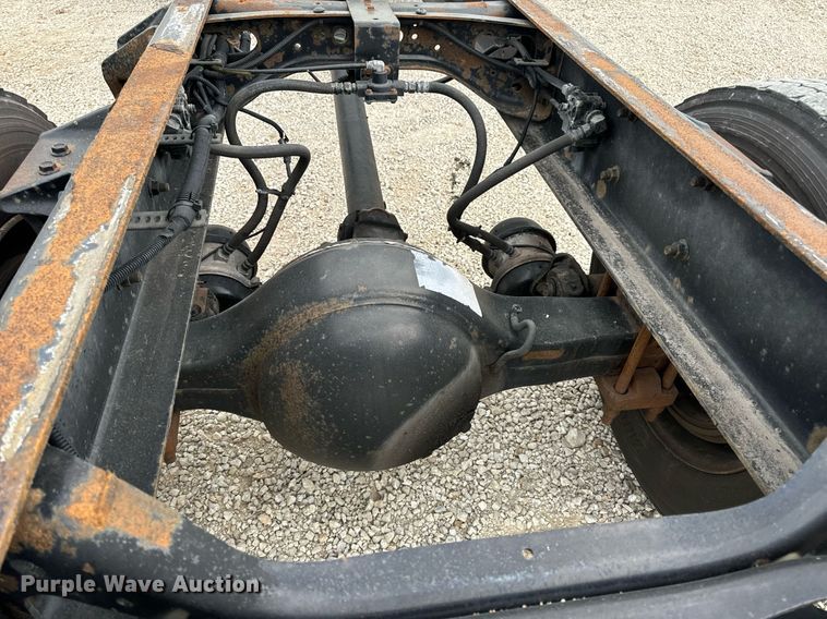 image for item EN5222 2007 International 4300 truck cab and chassis