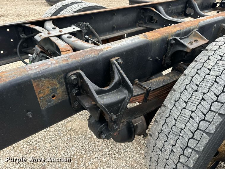 image for item EN5222 2007 International 4300 truck cab and chassis