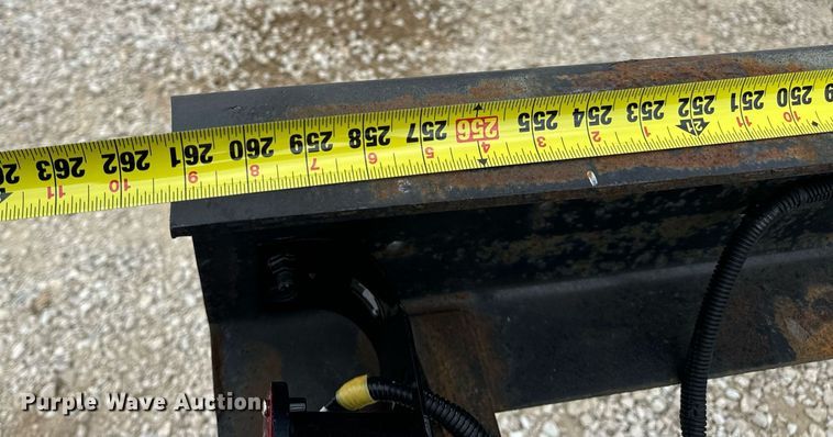 image for item EN5222 2007 International 4300 truck cab and chassis