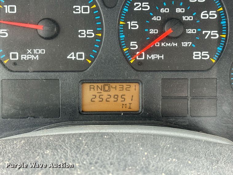 image for item EN5222 2007 International 4300 truck cab and chassis