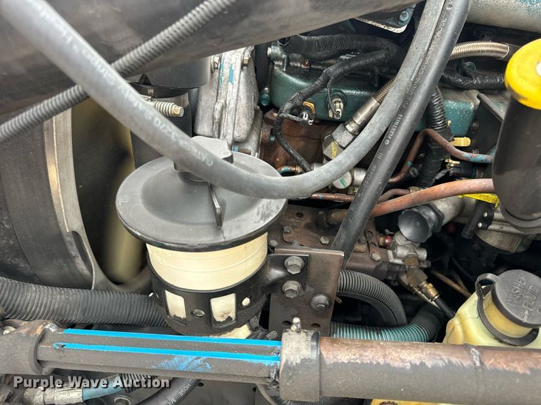 image for item EN5222 2007 International 4300 truck cab and chassis