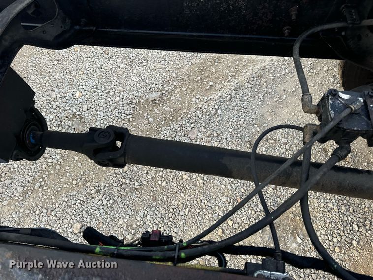 image for item EN5227 2005 International 4300 truck cab and chassis