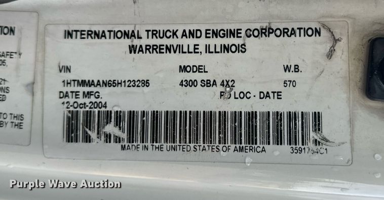 image for item EN5227 2005 International 4300 truck cab and chassis