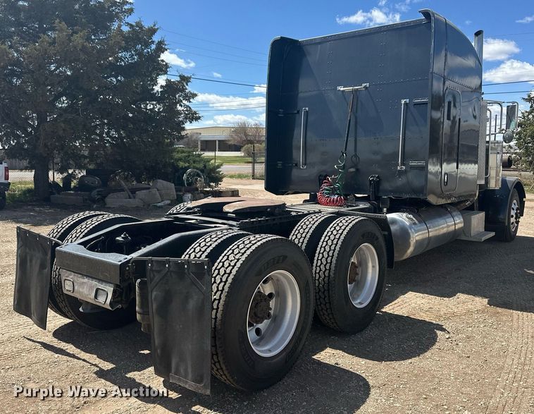 image for item EQ4534 2005 Peterbilt 379 semi truck