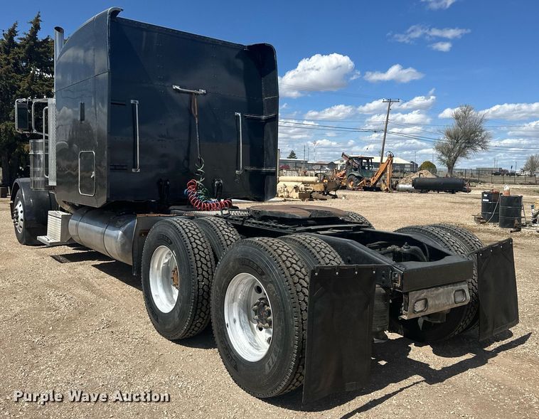 image for item EQ4534 2005 Peterbilt 379 semi truck