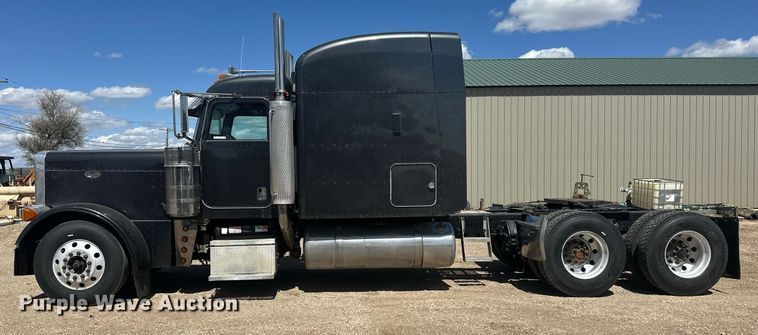 image for item EQ4534 2005 Peterbilt 379 semi truck