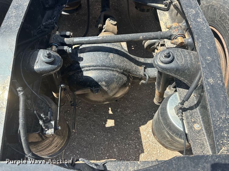 image for item EQ4534 2005 Peterbilt 379 semi truck