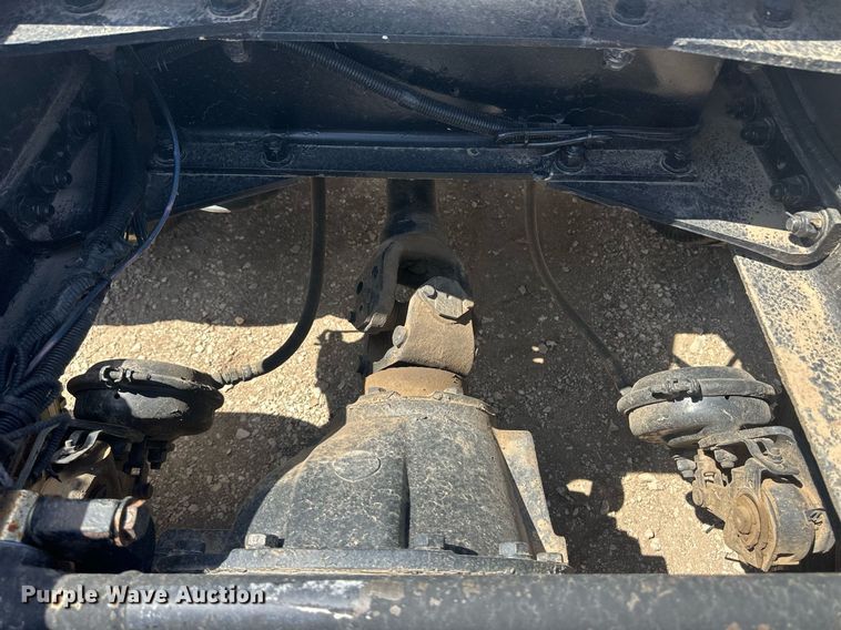 image for item EQ4534 2005 Peterbilt 379 semi truck