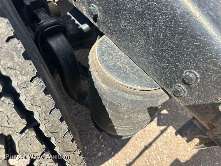 image for item EQ4534 2005 Peterbilt 379 semi truck