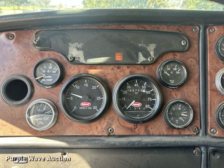 image for item EQ4534 2005 Peterbilt 379 semi truck