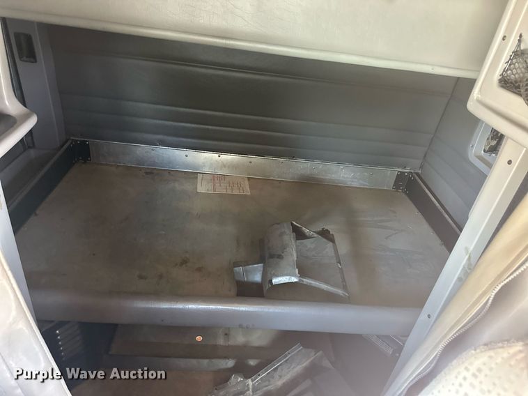 image for item EQ4534 2005 Peterbilt 379 semi truck