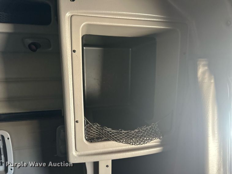 image for item EQ4534 2005 Peterbilt 379 semi truck