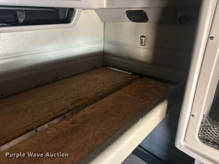 image for item EQ4534 2005 Peterbilt 379 semi truck