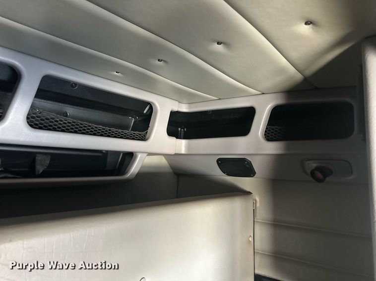 image for item EQ4534 2005 Peterbilt 379 semi truck