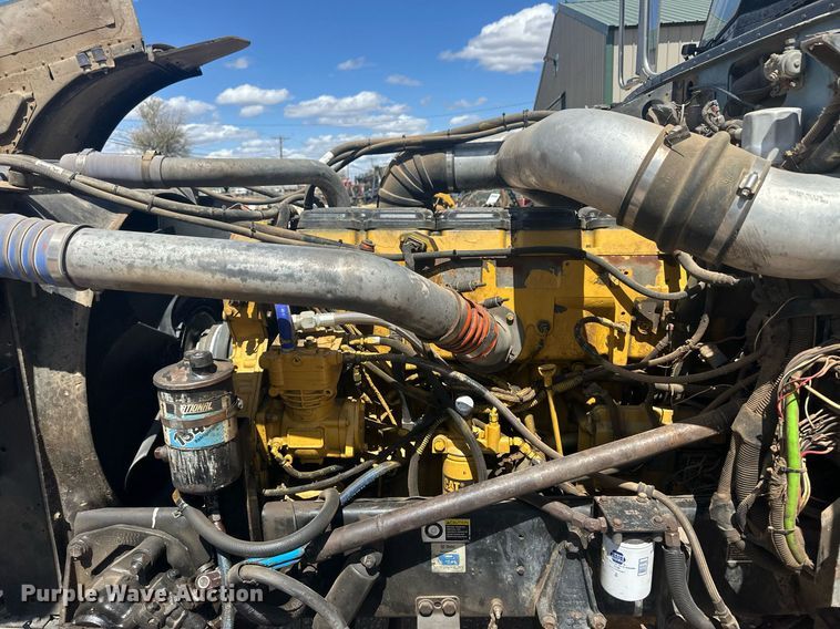 image for item EQ4534 2005 Peterbilt 379 semi truck