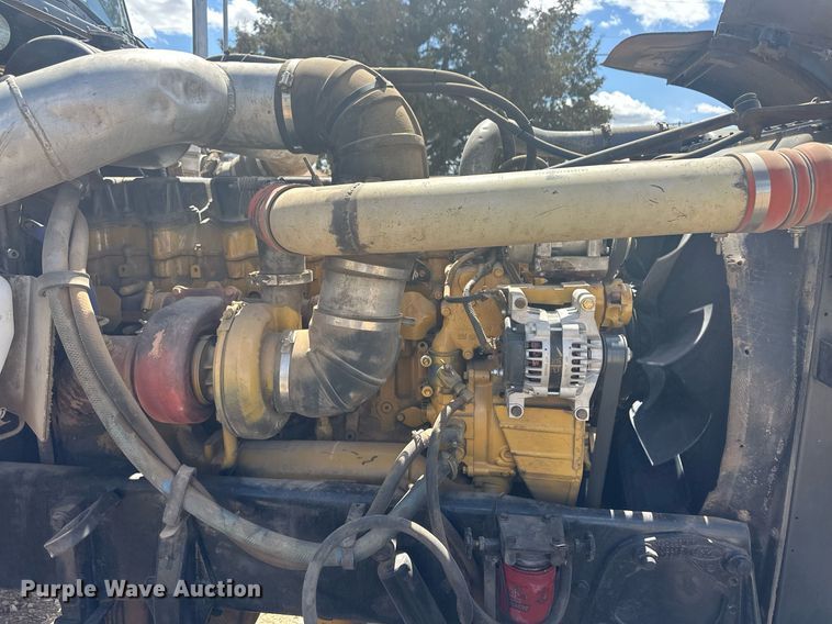 image for item EQ4534 2005 Peterbilt 379 semi truck