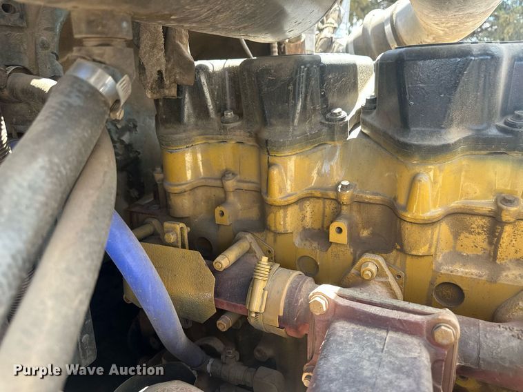 image for item EQ4534 2005 Peterbilt 379 semi truck